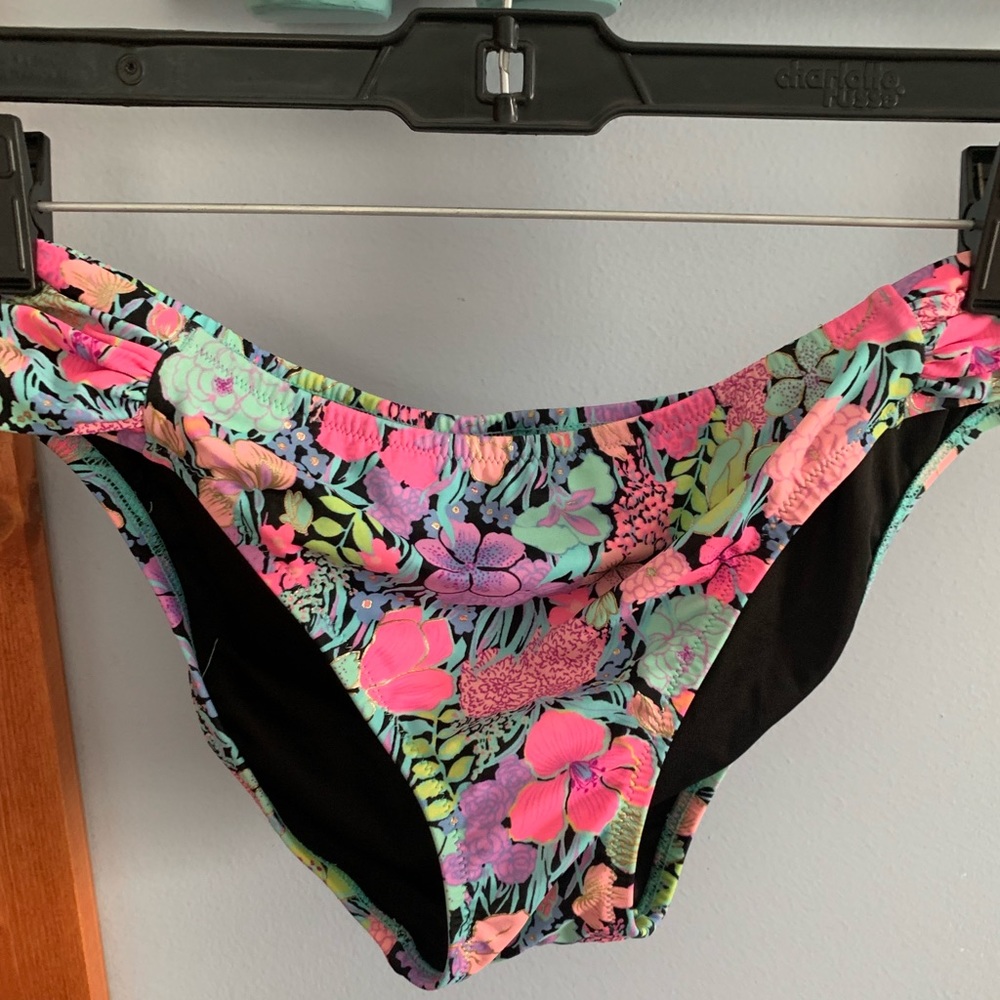 VS bikini bottoms
